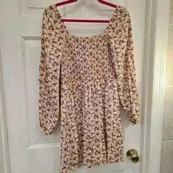 As U Wish Floral Balloon Sleeve Flowy Mini Dress, Size M .NWT - Picture 2 of 4